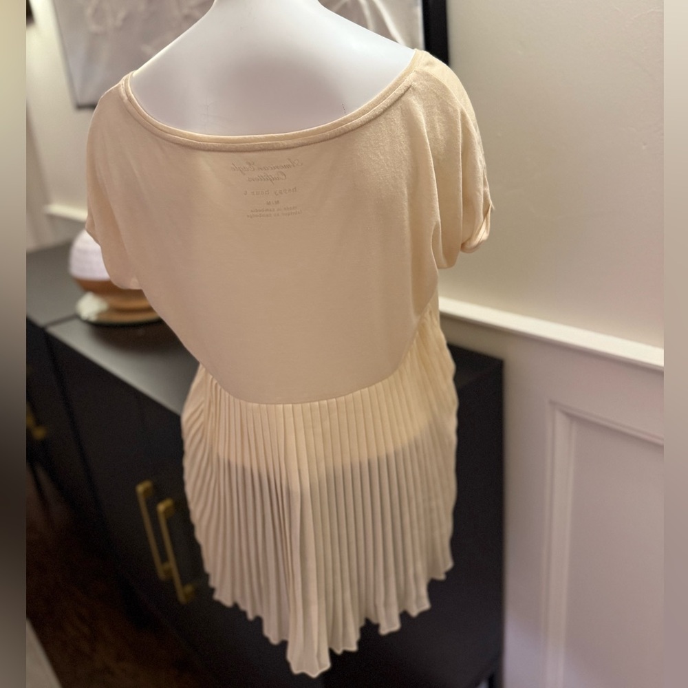 💕American Eagle‎ Outfitters Cream Pleated Short Sleeve Blouse